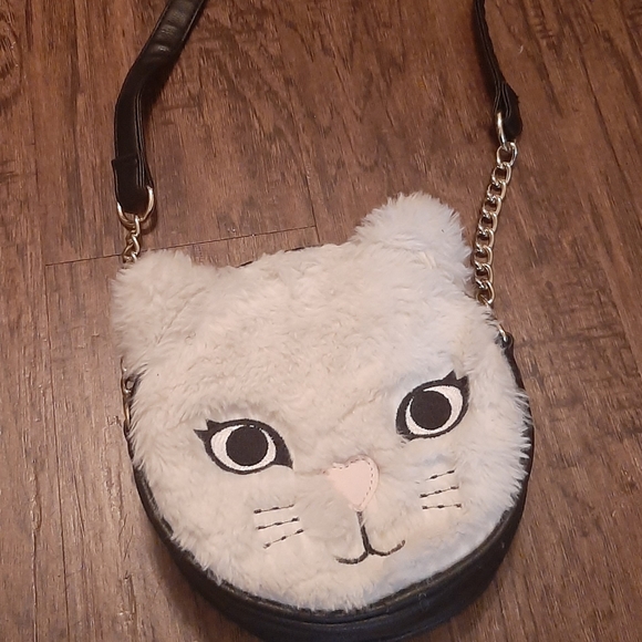 Luv Betsey Furry White Cat Crossbody Purse. - Picture 2 of 4